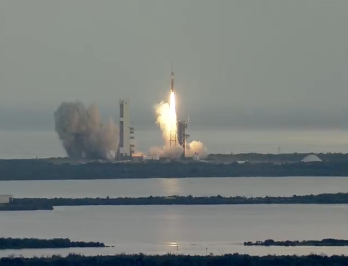 US Air Force Launches 3 'Space Neighborhood Watch' Satellites